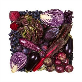  A antocianina é responsável pela coloração roxa de diversas frutas e vegetais